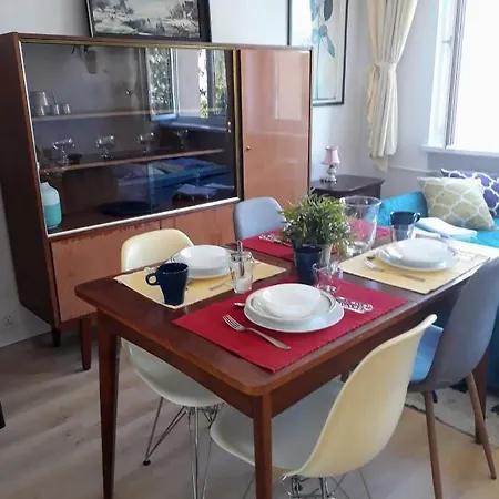 Modern Retro Apartament Апартаменты *